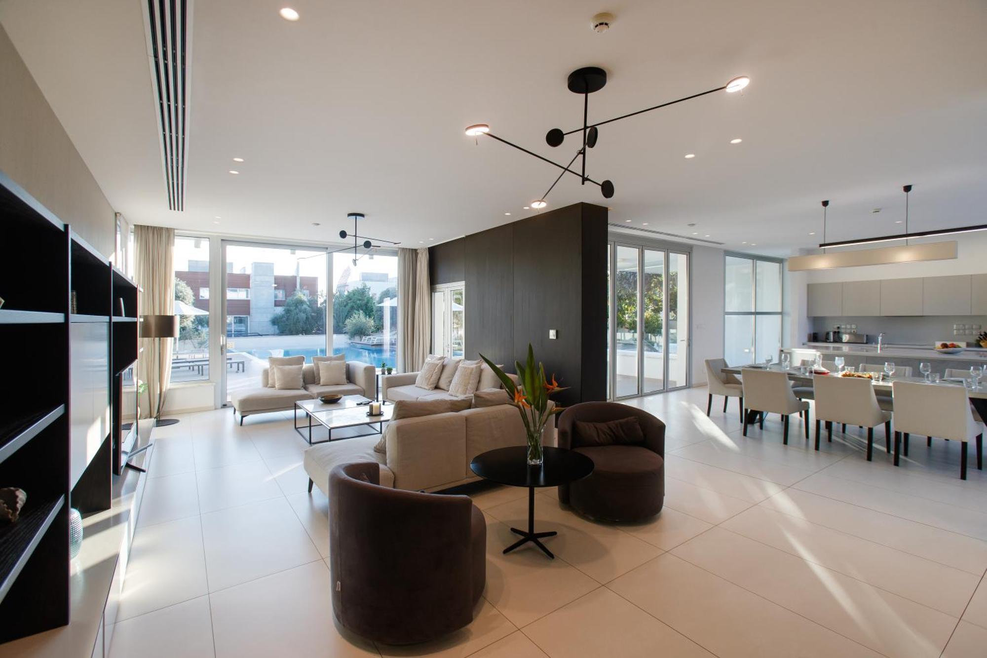 Vivo Mare Beachfront - Emerald Villaer *