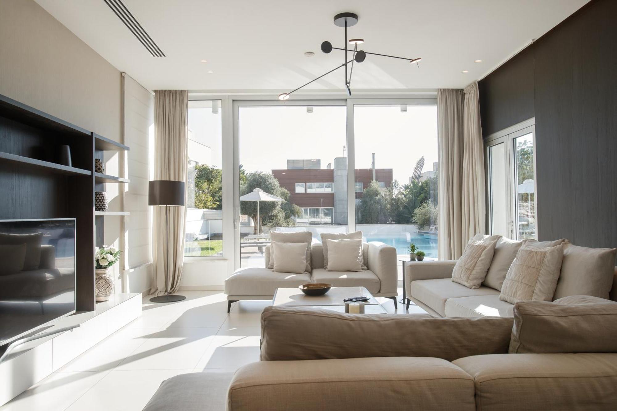 Vivo Mare Beachfront - Emerald Villaer *